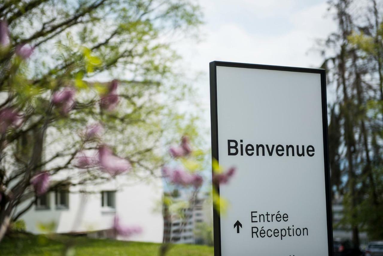 Le Domaine Hotel Villars-Sur-Glane Bagian luar foto